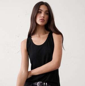 Banana Republic. Linen-Blend Scoop-Neck Tank. Size Medium.